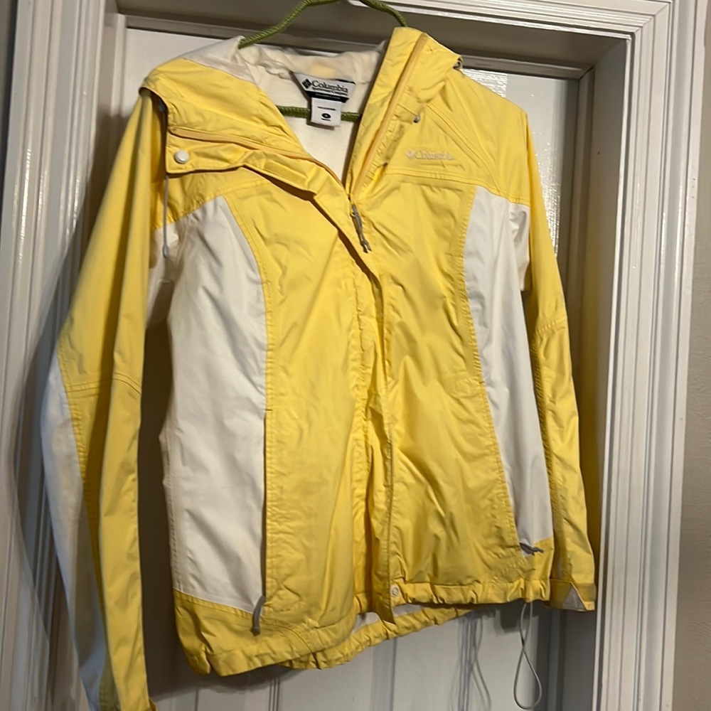 Colombia rain jacket size medium